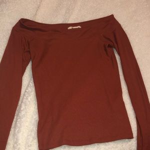 Cut off shoulder/crop top